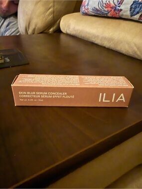 Brand new ILIA skin blur serum concealer